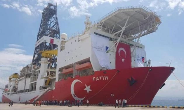 Ανοιχτά της Χίου ο Τούρκος «Πορθητής» – Πλώρη για Μεσόγειο